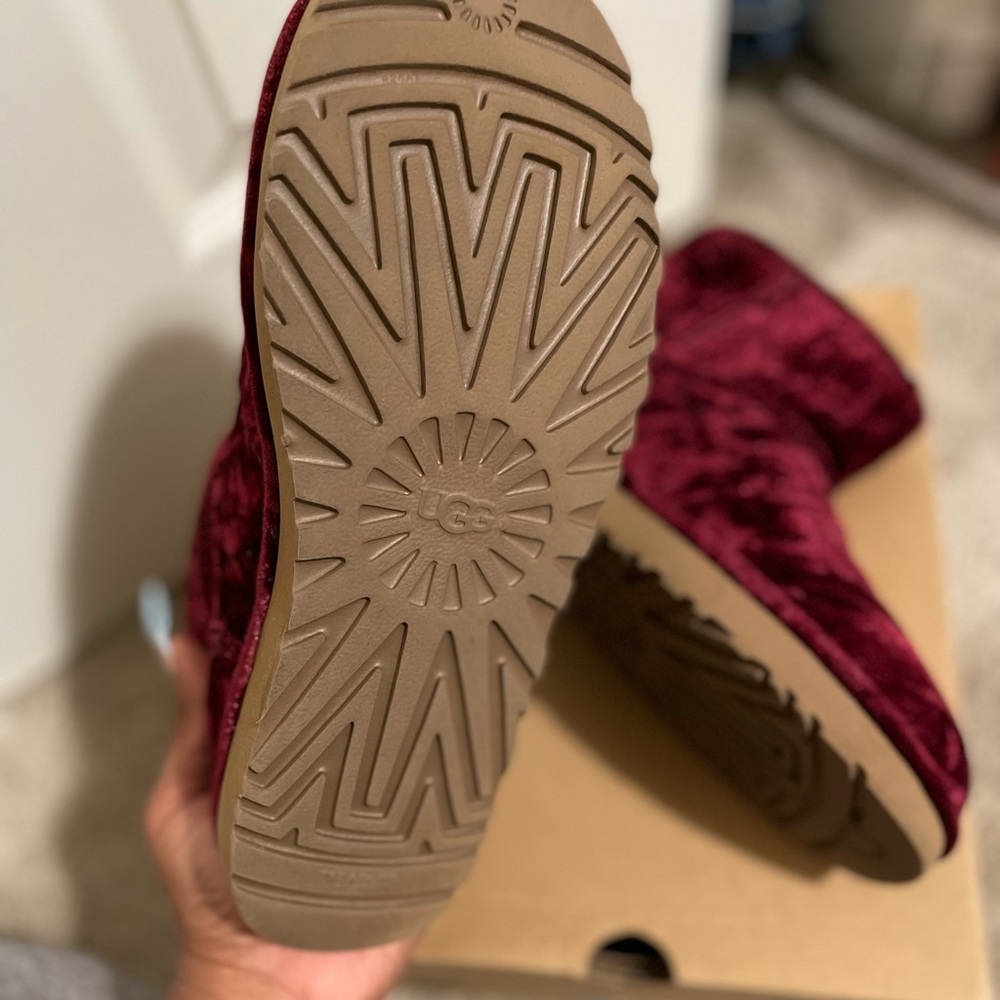 🍷Classic Ugg mini’s 👢
